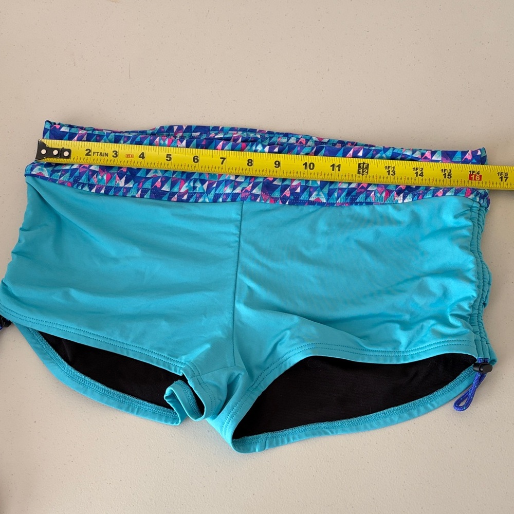 2 Pair like NEW TYR workout shorts XL - Picture 6 of 8